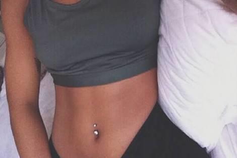 Gobek piercing i yaptıran var mı yaptordiktan sonra keşke yaptirmasaydim dediğiniz oldu mu?