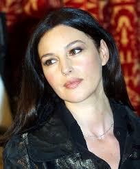 Nicole Kidman mı daha güzel?Monica Bellucci mi?