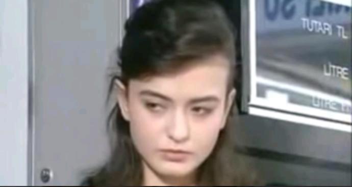 Kaygısızlar dizisinde canlandırdığı hostes dolunay karakteri ile bilinen Bilge Parlak Güzel mi?
