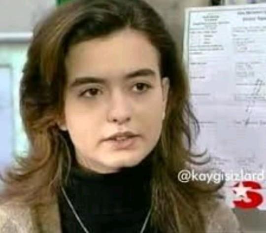Kaygısızlar dizisinde canlandırdığı hostes dolunay karakteri ile bilinen Bilge Parlak Güzel mi?
