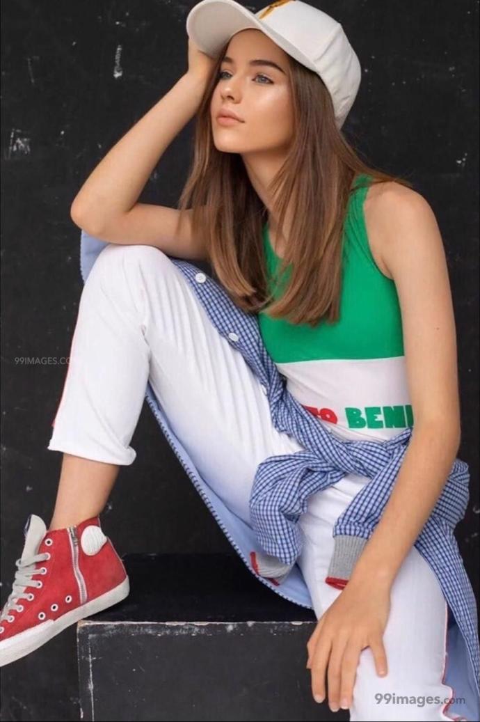 Dünyanın en güzel kadını olan 14 yaşında ki kristina pimenova nasıl sizce?