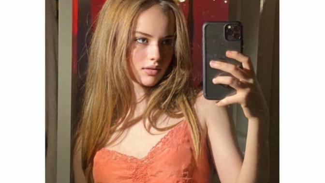 Dünya'nın en güzel kadını olan 14 yaşında ki kristina pimenova nasıl sizce?