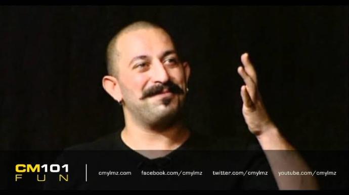 İzlerken en çok güldüğün dizi/film nedir?