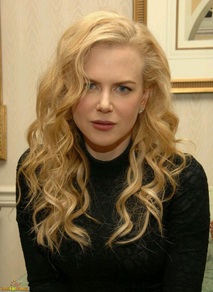 Scarlett Johansson mı Nicole Kidman mı?