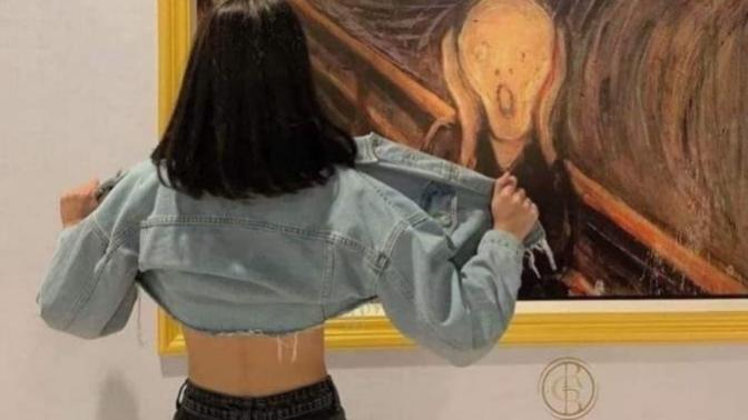 Sanatın ve sanatçının dostu, ülkenin en elit sitesinin değerli üyeleri:D şu fotoğrafta verilmek istenen mesaj nedir?