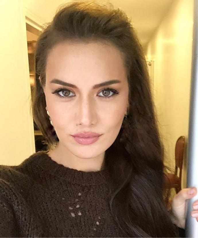 Hande Erçel, Fahriye Evceni ne kadar ezebilir güzelliğiyle?
