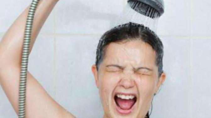 Banyo yapmaya üşeniyorum nasıl kurtulurum bundan?