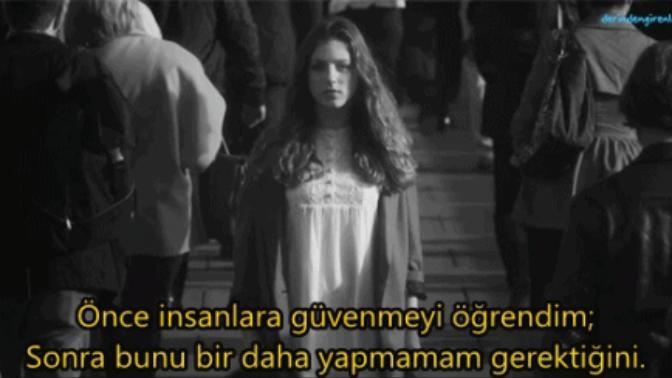 Hayat birilerine güvenmek için mi, yoksa güvenmemek için mi çok kısa?