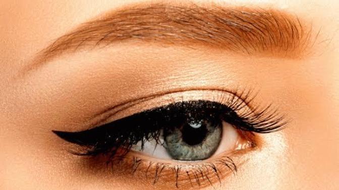 Eyeliner her kadına yakışır mı?