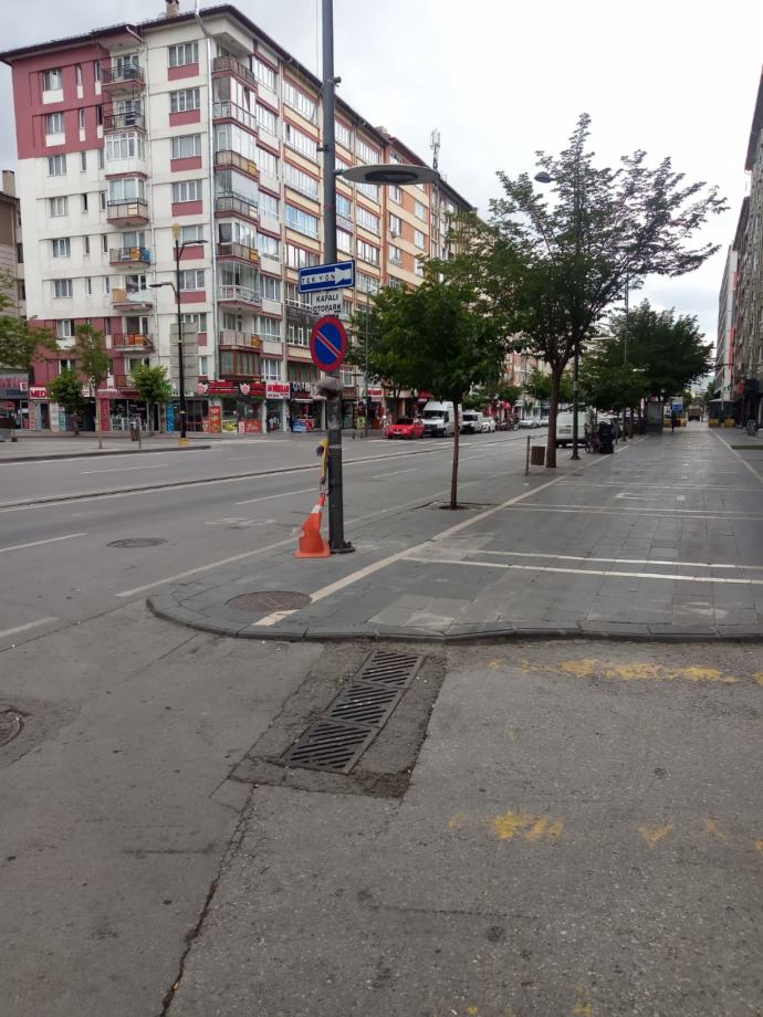 Sokağa çıkma yasağı varken esmaflara dükkan açma serbestliği tanınmasını nasıl değerlendiyorsunuz?
