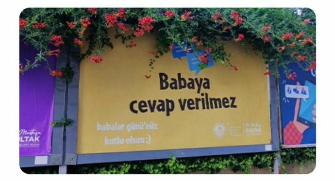 Bu babalar günü afişi kadınlardan tepki çekti ! Babalar gününün bu şekilde kutlanması doğru mu?