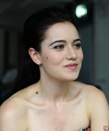 Fahriye Evcen’e kullandığı saç renklerinden en çok yakışan hangisi sizce?