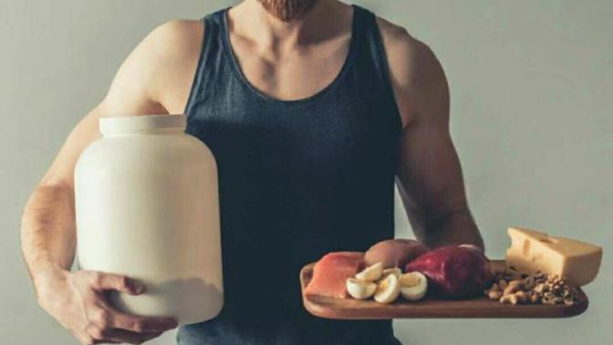 Bir insan yemek yemeden kaç gün yaşar , bu şekilde yaşamak mümkün mü?