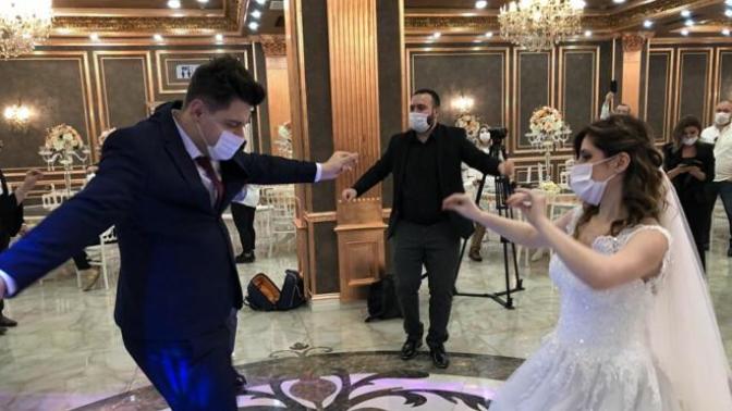 İçişleri Bakanlığı'ndan "düğün" genelgesi! Halaysız danssız düğün olur mu?