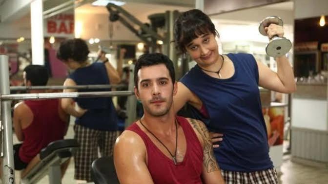 'Ben seni her halinle beğeniyorum!' dediğin sevgilin zamanla kendini salsa ne yaparsın?