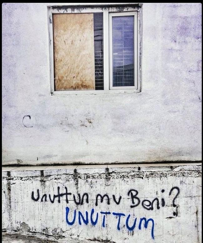 Unutma; Onu artık unuttum demek, Bir kez daha hatırlamaktır aslında?