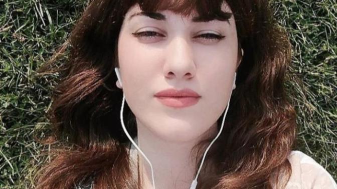 Peruk kullanmak zorundayım, sizce nasıl?