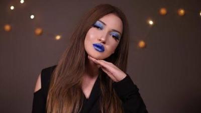 Erkekler makyaj tazeleyen kızlar için, çay tazeleyen kızları mı üzüyor?