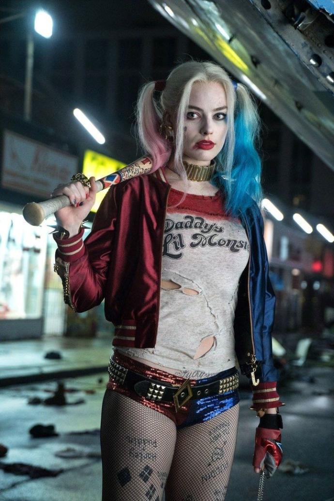 Margot Robbie çok güzel değil mi?