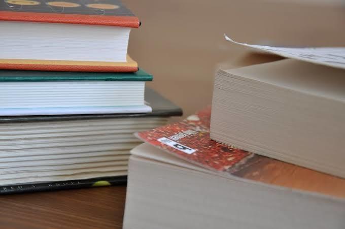 Ciltli kitap mı yoksa ciltsiz kitap mı almayı tercih ediyorsunuz?