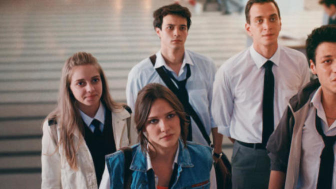 Netflix’in Aşk101 dizisindeki gay karakteri hükümetin uyarısıyla kaldırıp senaryoyu değiştirmesini nasıl değerlendiriyorsunuz?