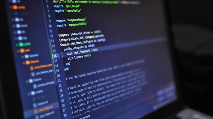 Tek Bir Yazılım Dili İle Oyun Programlanabilir Mi ?