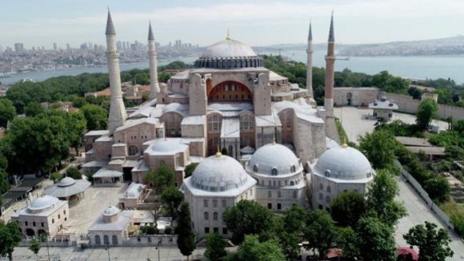 Ayasofya müzesinin Aysofya Camii olarak tekrar restore edilmesini ve halka açılmasını destekliyor musunuz?