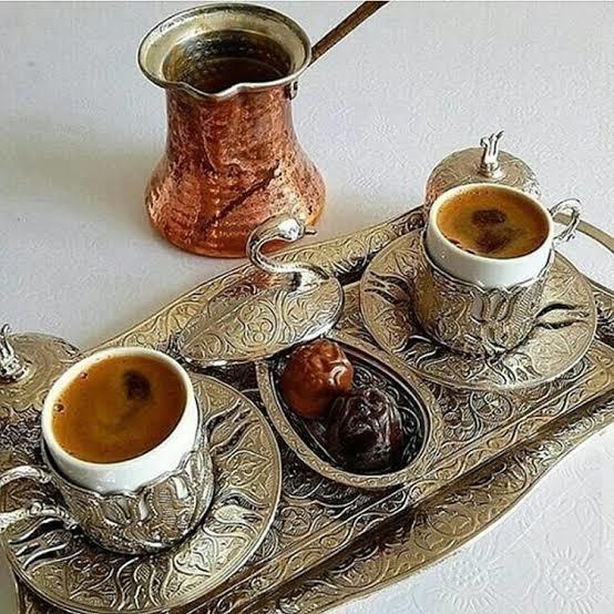 Kahveyi nasıl seversin, cezvede mi pişmeli makinesinde mi?