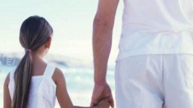 Babasıyla sağlıklı ilişkisi olmayan kadınların aşk hayatı kötü mü olur?