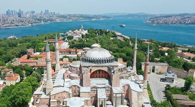 Ayasofya Camii oldu ,,, bu karar hakkında destekçiler, Muhalifler misiniz?