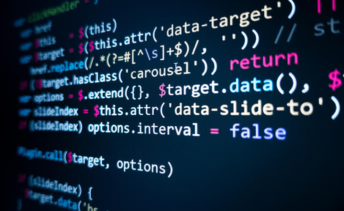 Tasarımlarımı yayınlamak için web sitesi açmak istiyorum. Hangi yazılım dilini öğrenmeliyim? Ya da daha kolayı var mı?