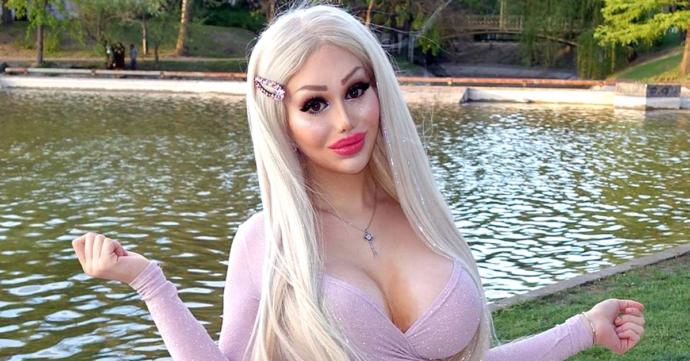 Erkekleri deli eden güzelliği yüzünden işsiz kalan Macaristanlı Barbie ülkemizde iş bulabilir mi?