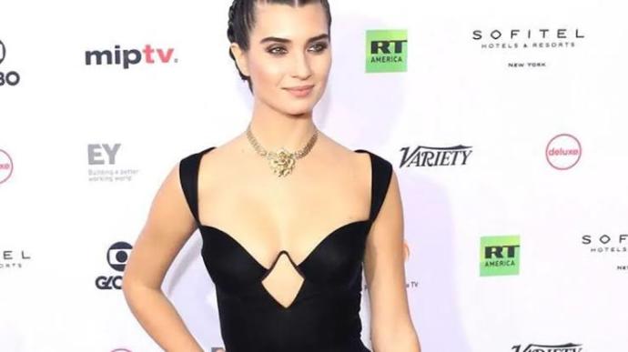 Tuba Büyüküstün güzel ve çekici bir kadın mı?