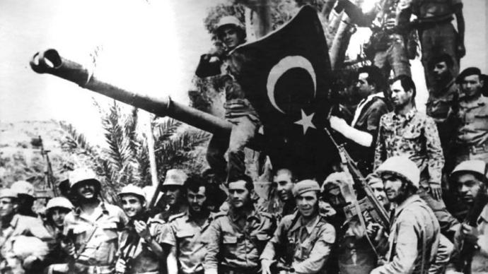Tüm şehit ve gazilerimize minnettarız