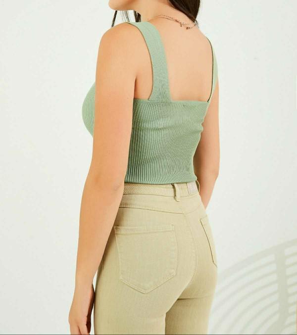 Crop askılı bluz, şort üstü crop giyer misiniz dışarıda?