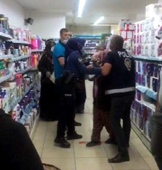 Konyada kadınlar düdüklü tencere için kavga etti. Çok istediğiniz ürün için kavga eder misiniz?