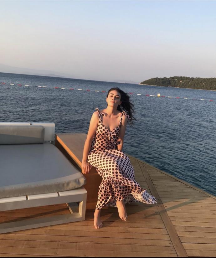Esra Bilgiç Hande Erçelden daha güzel neden Hande Erçel kadar abartılmıyor?