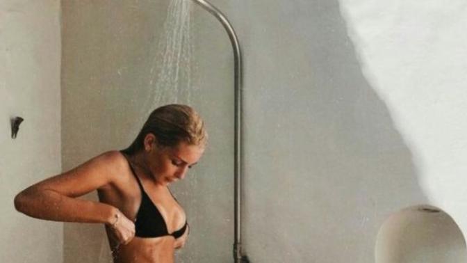 Kıyafetle duşa girmek, çılgınlık mıdır?