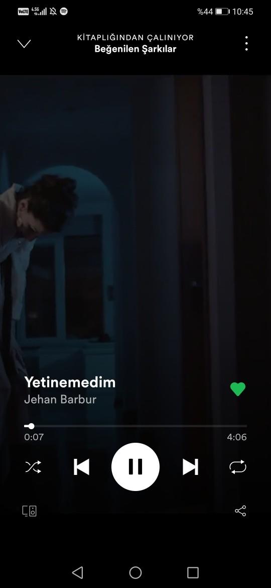 Sabah sabah dilinize dolanan bir şarkı var mı?