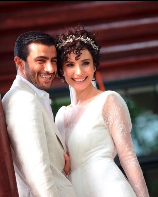 Songül Öden ve Arman Bıçakçı evlendi, sizce sessiz sedasız sakin bir nikah daha mı tercih edilesi?