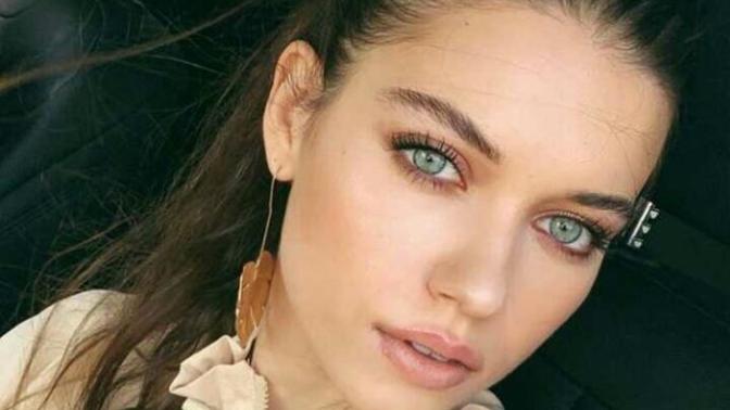 Afra Saraçoğlu güzel mi güzel değil mi size göre?