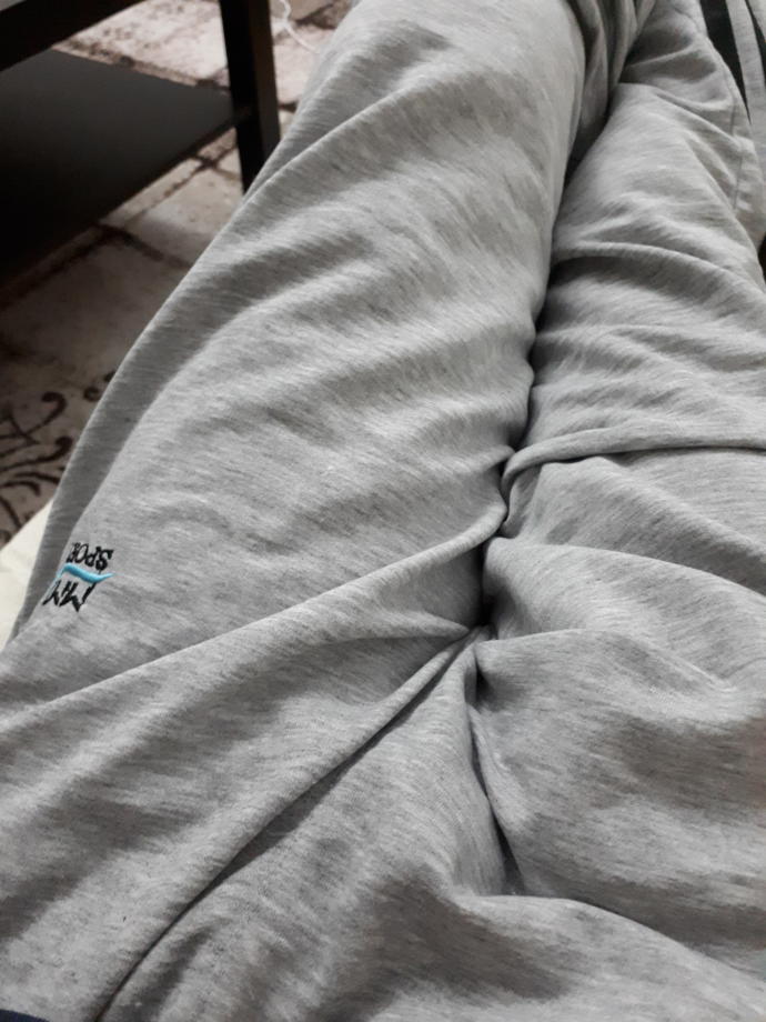 Kızlarda gri eşofmanı güzel buluyor musunuz? Güzel duruyor mu?