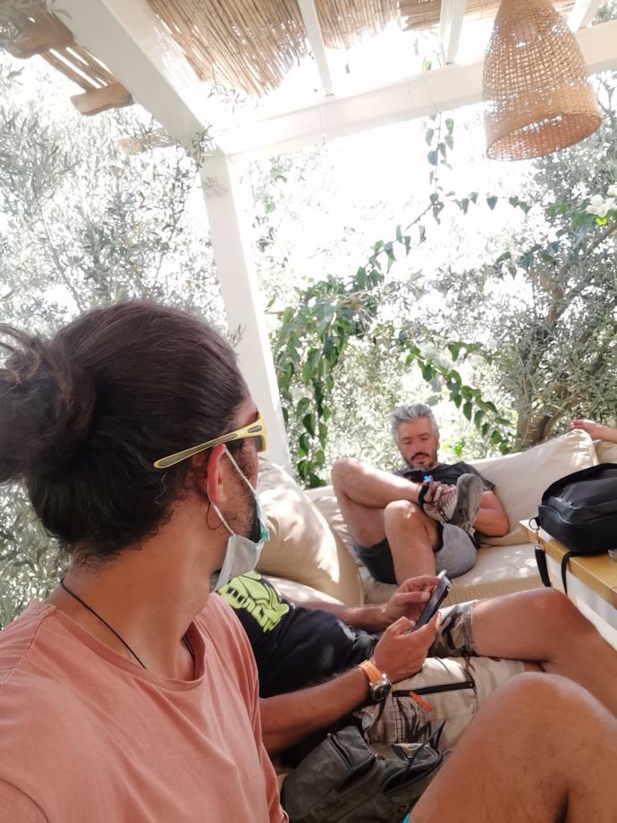 Neden heryer garip giyimli TikTok çeken ergen ile dolu?