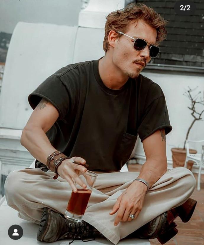 Johnny Depp yakışıklı mı?