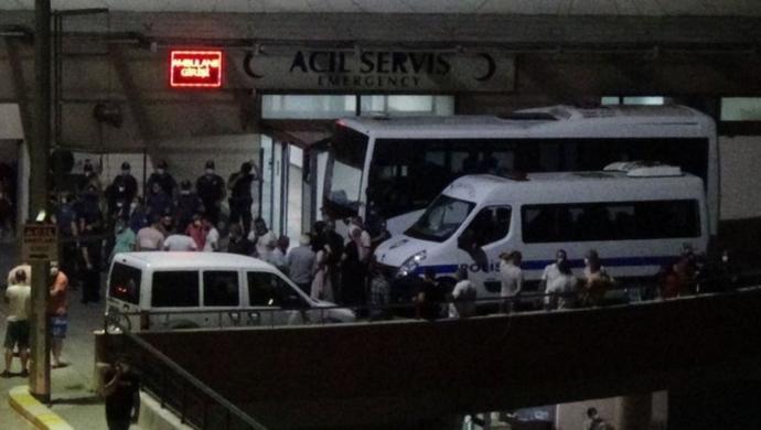 Eski nişanlısının evini basıp 4 kişiyi vurdu, ağabeyi olay yerine gelirken 2 kişiyi öldürdü. Bu dünya nereye gidiyor böyle?