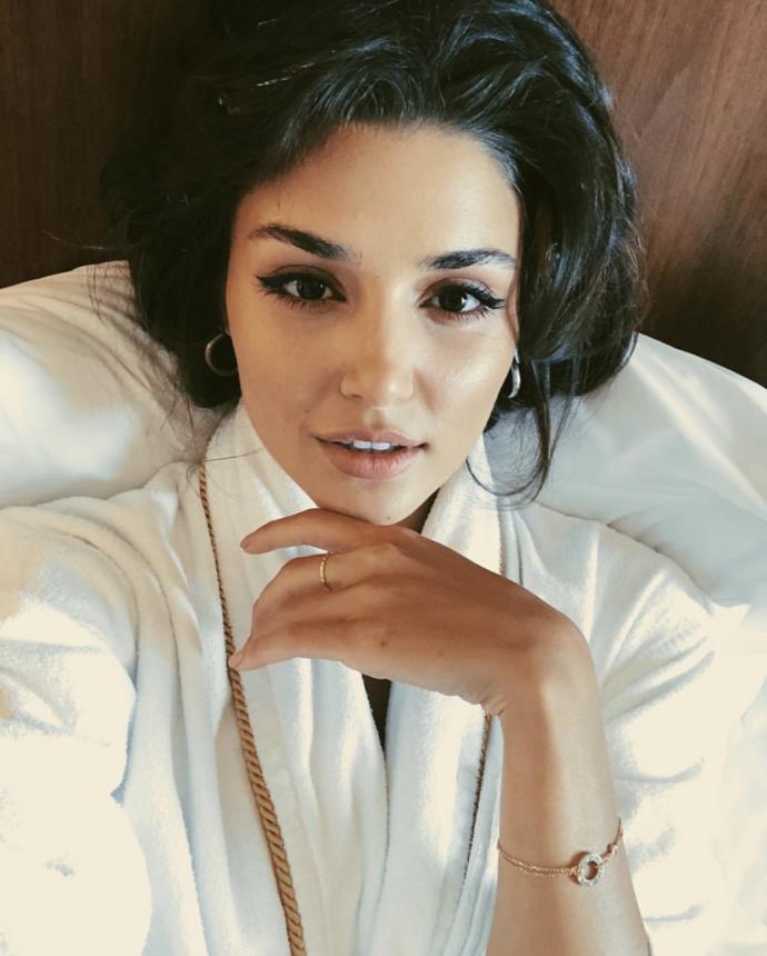 Hande Erçel mi Afra Saraçoğlu mu hangisi daha güzel?