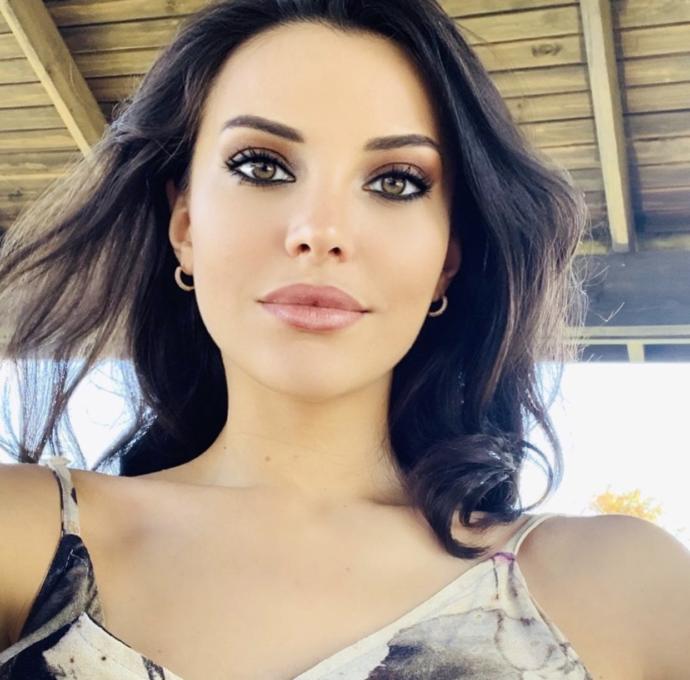 Fahriye Evcen mi daha güzel Tuvana Türkay mı?