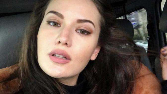 Fahriye Evcen mi daha güzel Tuvana Türkay mı?