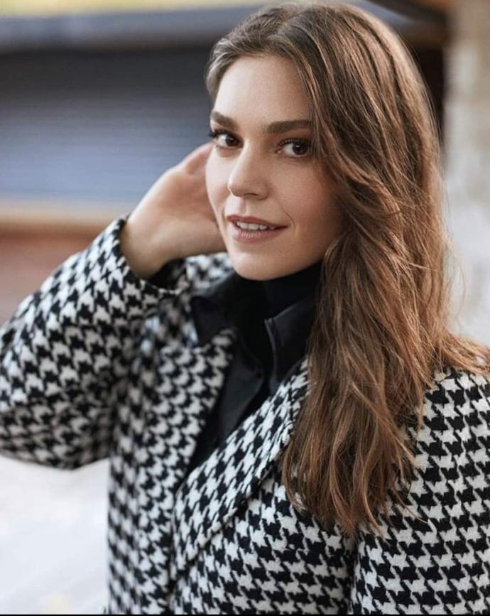 Fahriye Evcen mi Aslı Enver mi hangisi daha güzel sizce?