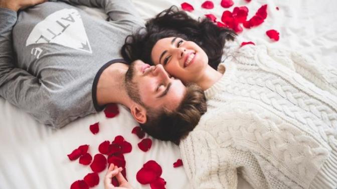 Sevgiliyle ateşli yaşanan bir gece mi, yoksa romantik bir gece mi?